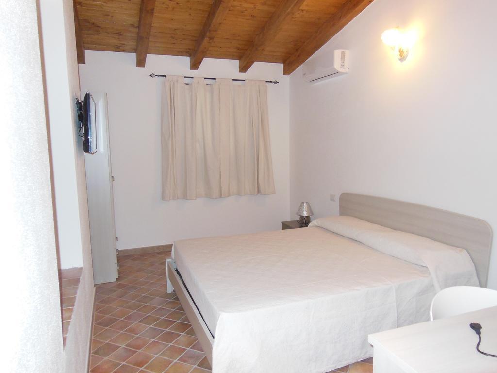 B&B Pettirosso San Teodoro  Δωμάτιο φωτογραφία