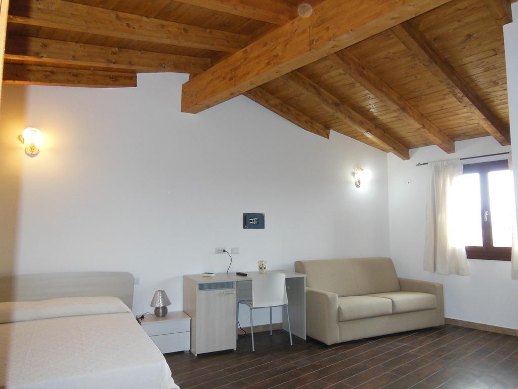 B&B Pettirosso San Teodoro  Δωμάτιο φωτογραφία